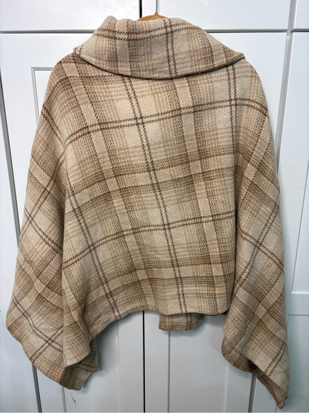 Vintage Lauren Ralph Lauren Made in Italy Plaid Lambswool Leather Buckle Cape - Picture 4 of 6